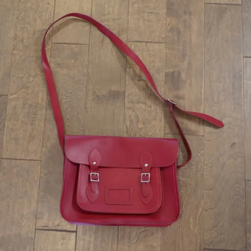 The Cambridge Satchel Company Red Messenger Bag Crossbody Large 13
